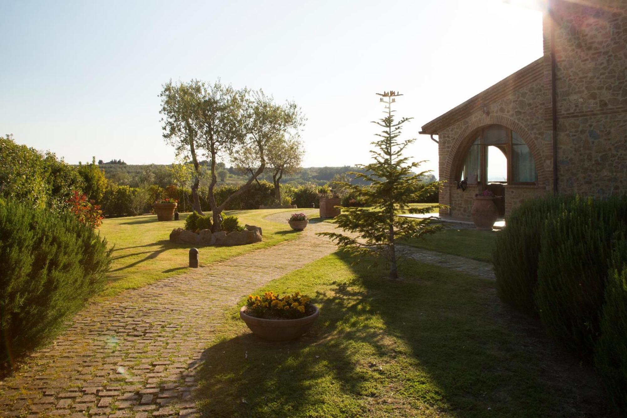 Вилла Casa Sandro A Podere Pascianella Кастельмуцио Экстерьер фото
